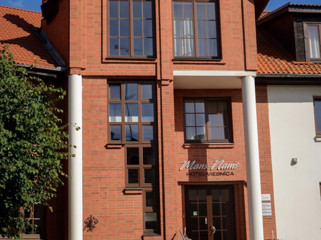 Mans Nams - Self Check In Hotel Saldus Exterior foto